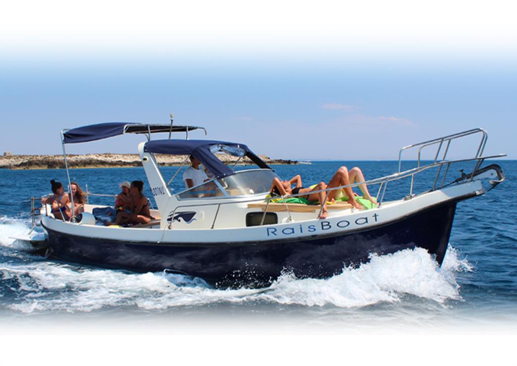 Visita le cale più belle di Favignana con la nostra barca BLUE